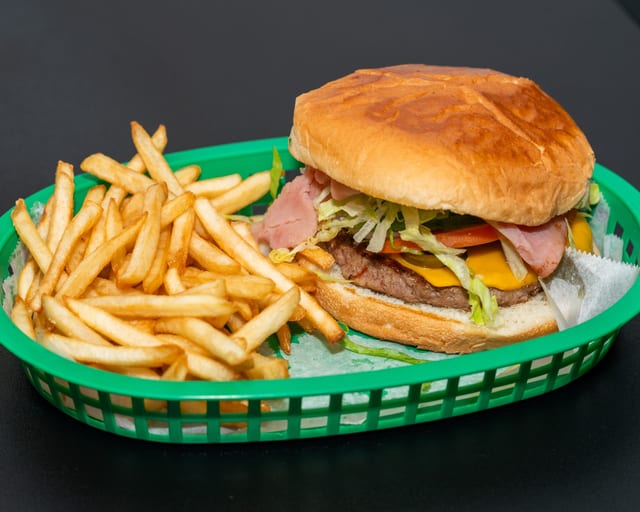 Hamburguesa Mexicana (Mexican Burger).